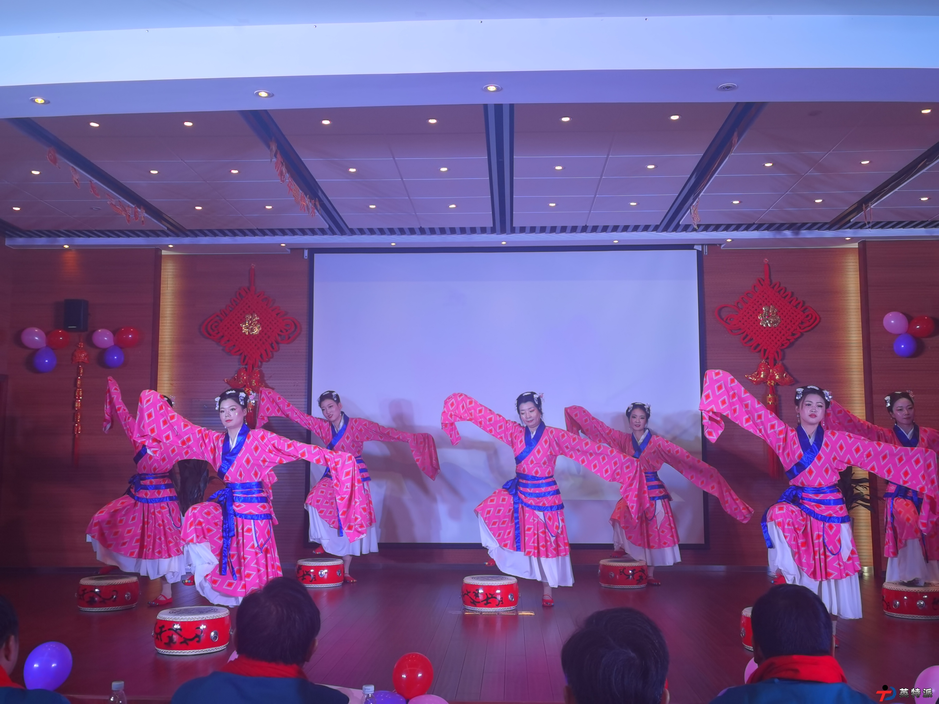 5e27a84060550.jpg 5e27a84060550.jpg